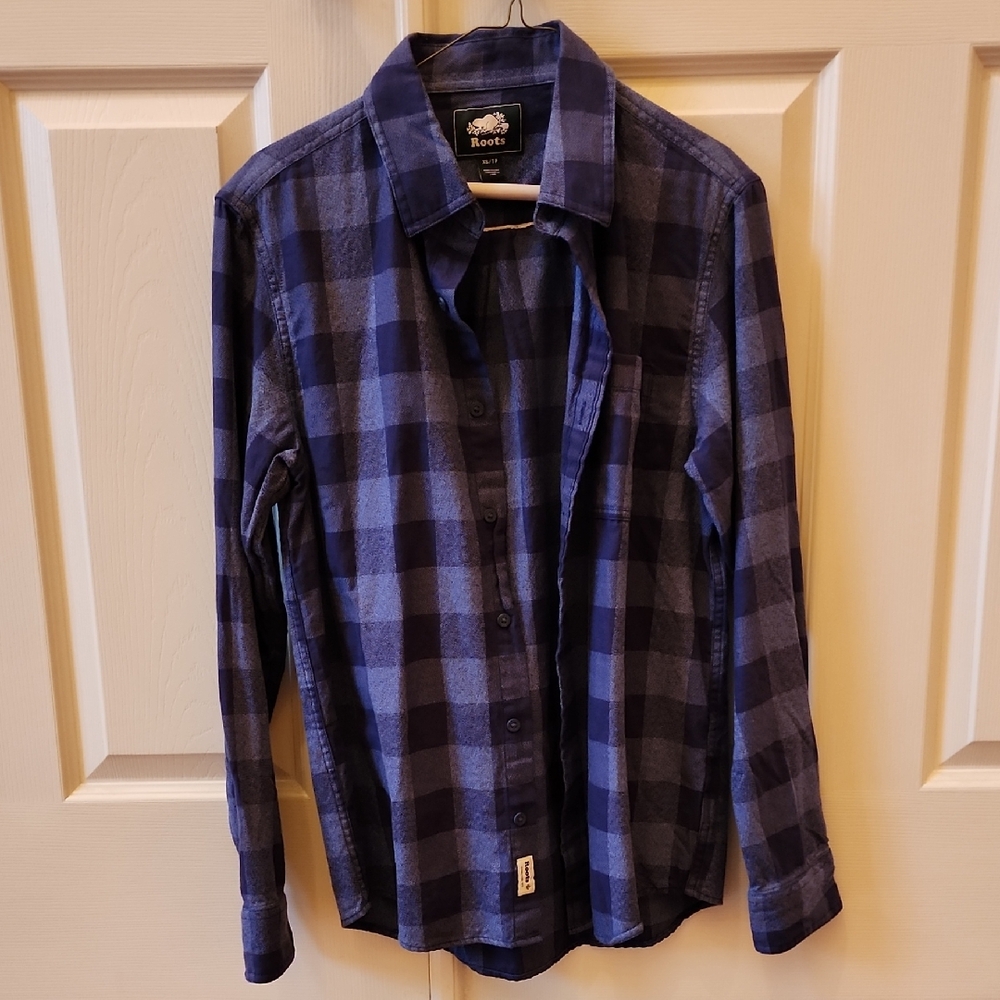 Roots Men's Navy and Blue Checkered Shirt, Men's Size XS
